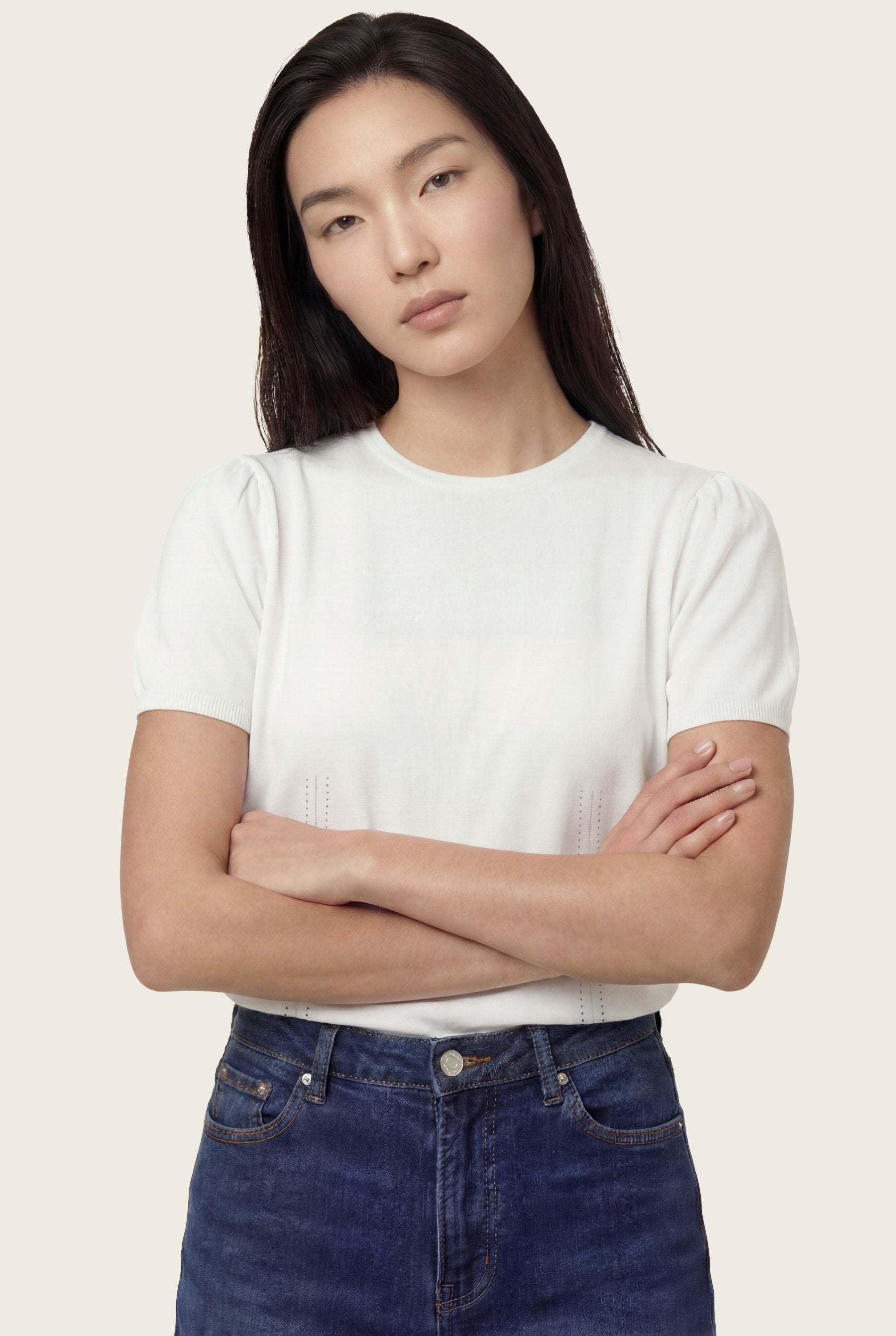 Ecru (AI)
